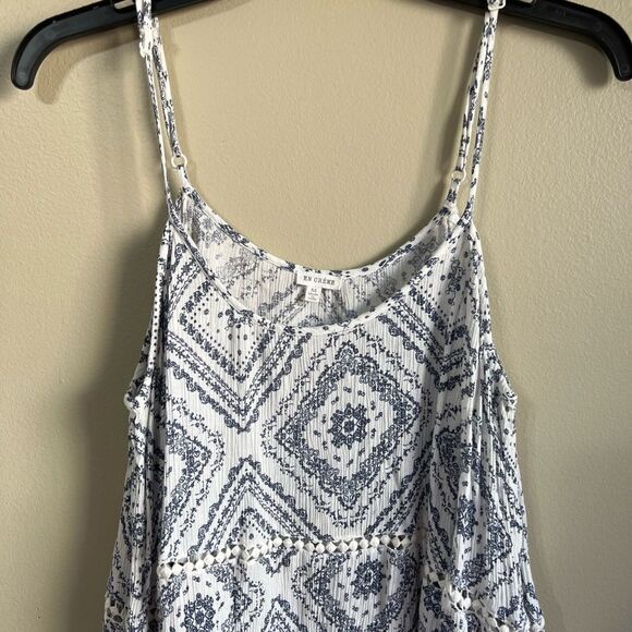 En crème medium cold shoulder dress - Picture 2 of 4